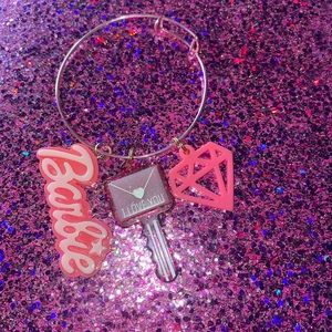 Pretty in pink bangles 💗